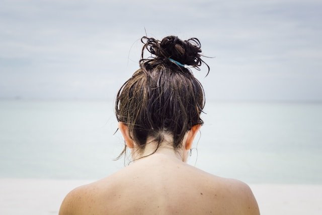 10 Things You Should Never Do To Wet Hair