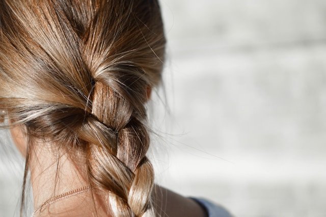 Hairstyling Hacks for Busy Mornings: Quick and Easy Solutions