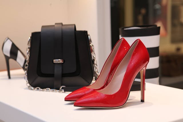From Runway to Reality: Incorporating High Fashion Trends into Your Everyday Look
