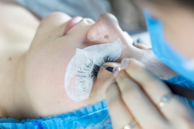 Trend Alert: Exploring the Latest Makeup Trends Straight from the Runway