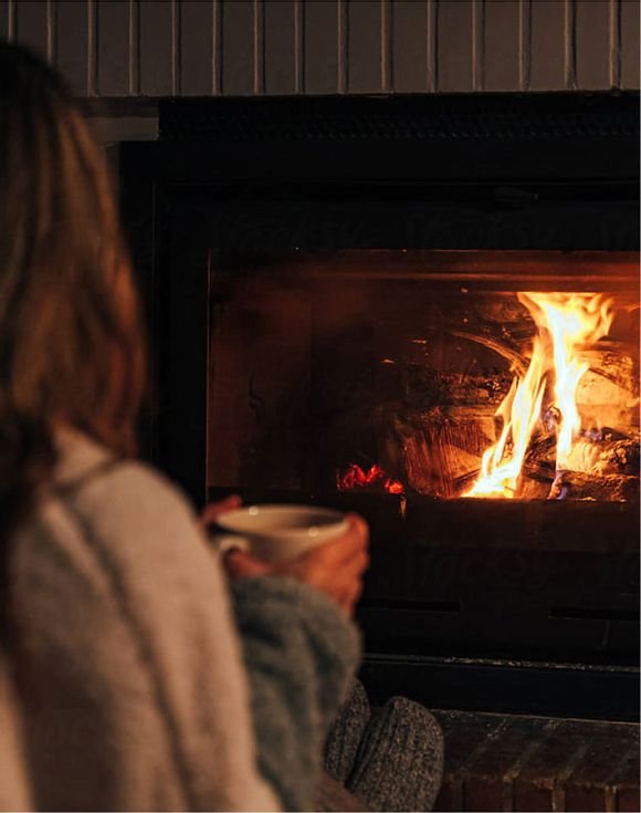 LYRD Bonfire Wooden Wick Candle 3 LYRD Bonfire Wooden Wick Candle - Image 3