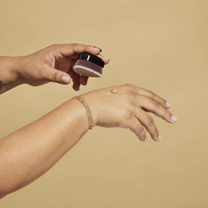 Artistry Future Glow™ Foundation Brush 2 Artistry Future Glow™ Foundation Brush - Image 2